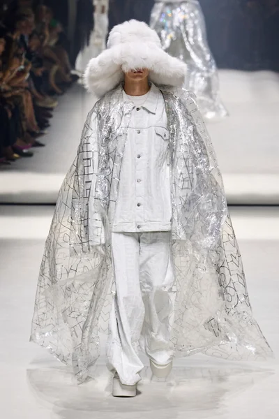 Look 46